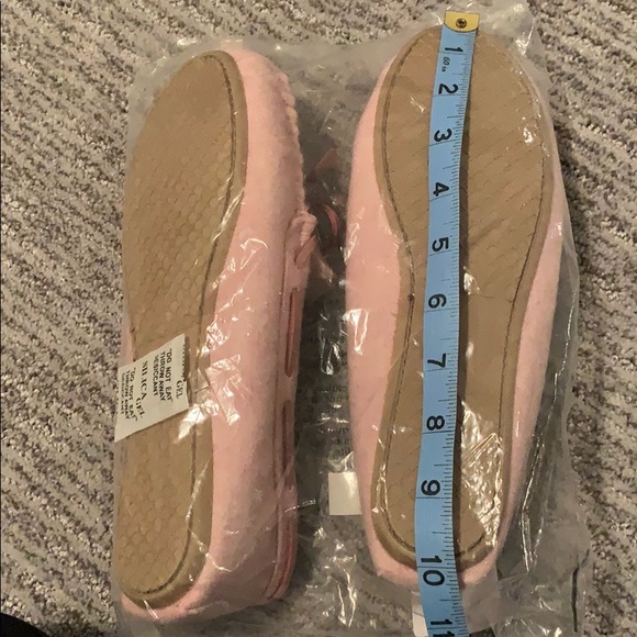 BRAND NEW WITH TAG!  Lovely Moccasin slippers - Picture 6 of 6